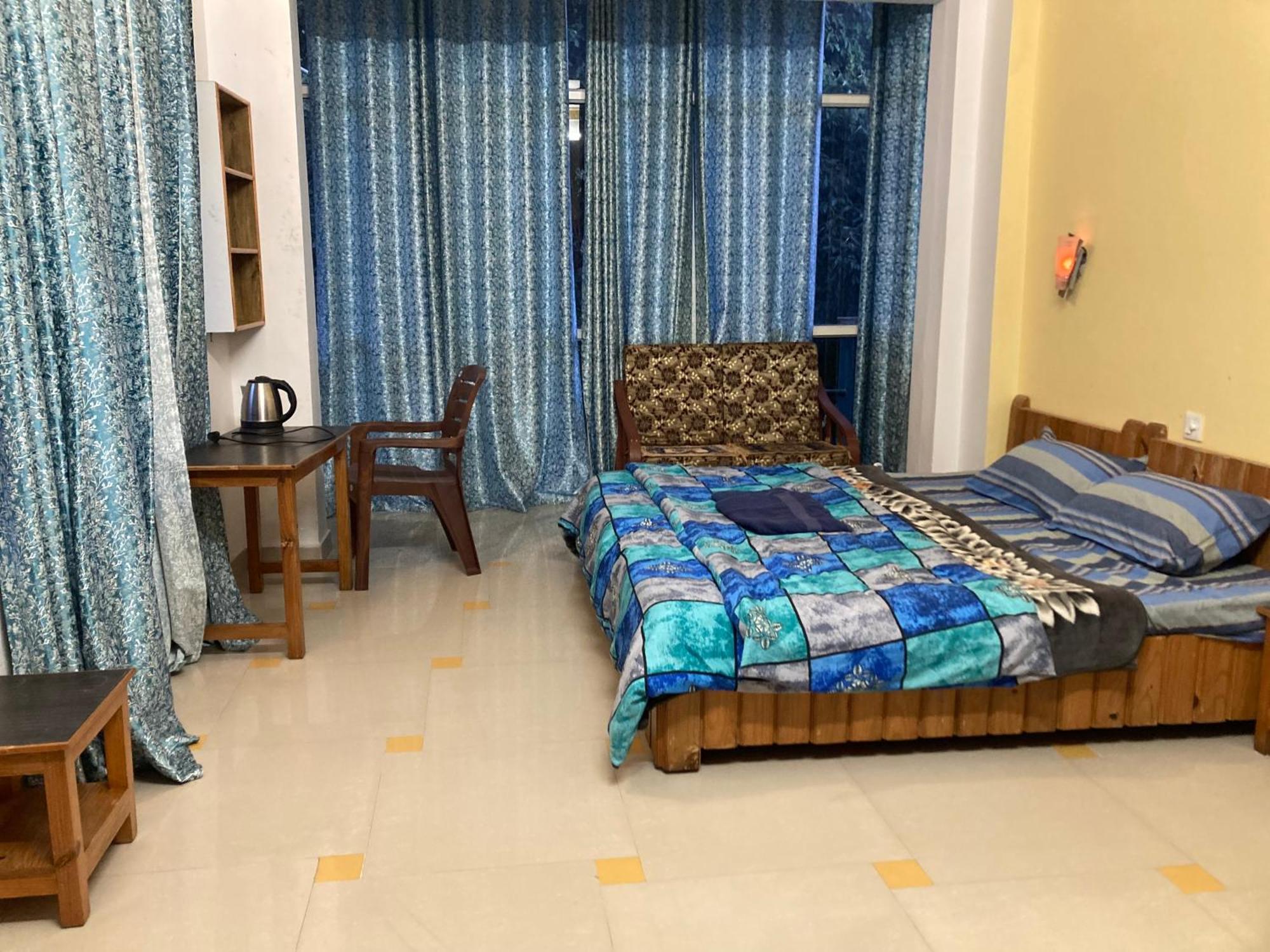 Oasis Guest House Bhagsu D'Shala ダラムシャーラー エクステリア 写真