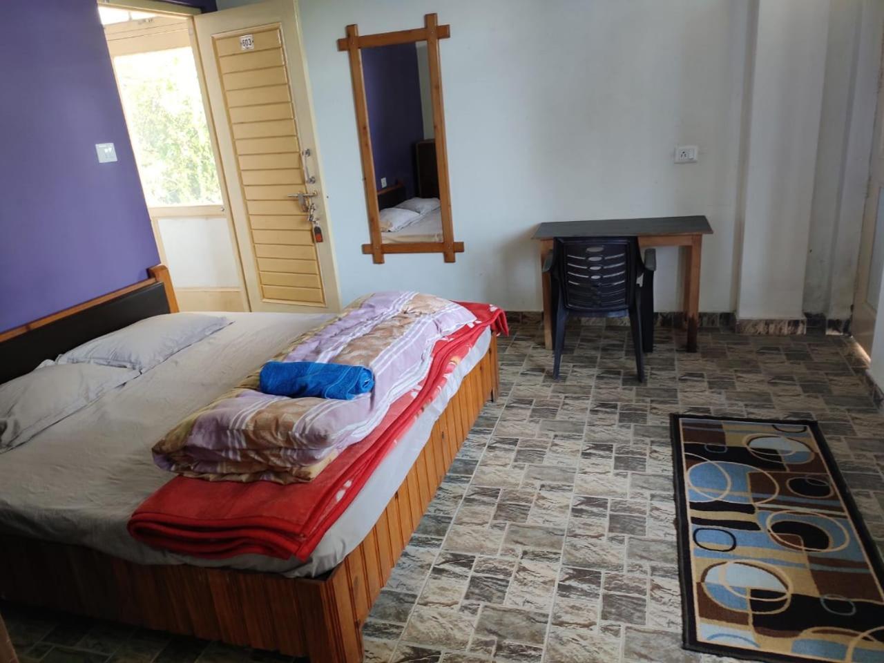 Oasis Guest House Bhagsu D'Shala ダラムシャーラー エクステリア 写真