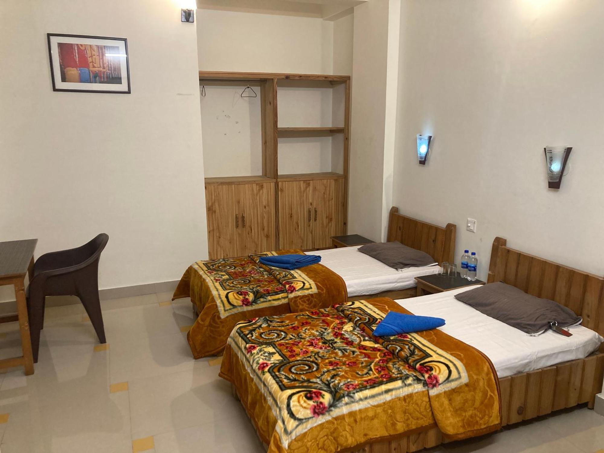 Oasis Guest House Bhagsu D'Shala ダラムシャーラー エクステリア 写真