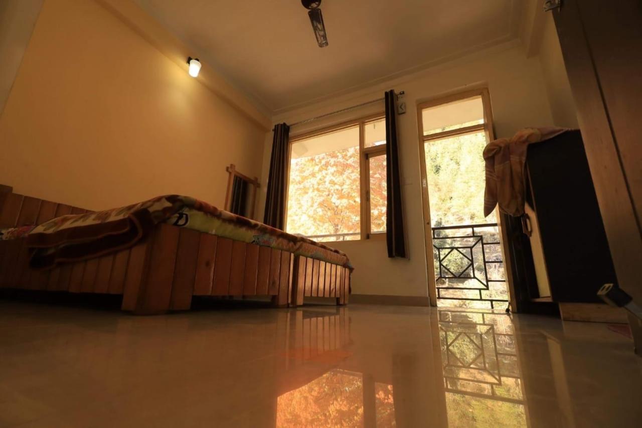 Oasis Guest House Bhagsu D'Shala ダラムシャーラー エクステリア 写真