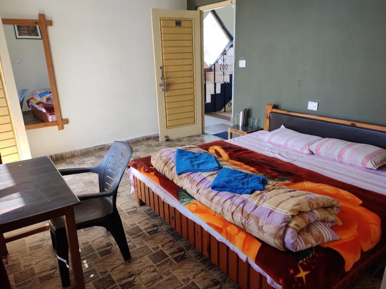 Oasis Guest House Bhagsu D'Shala ダラムシャーラー エクステリア 写真