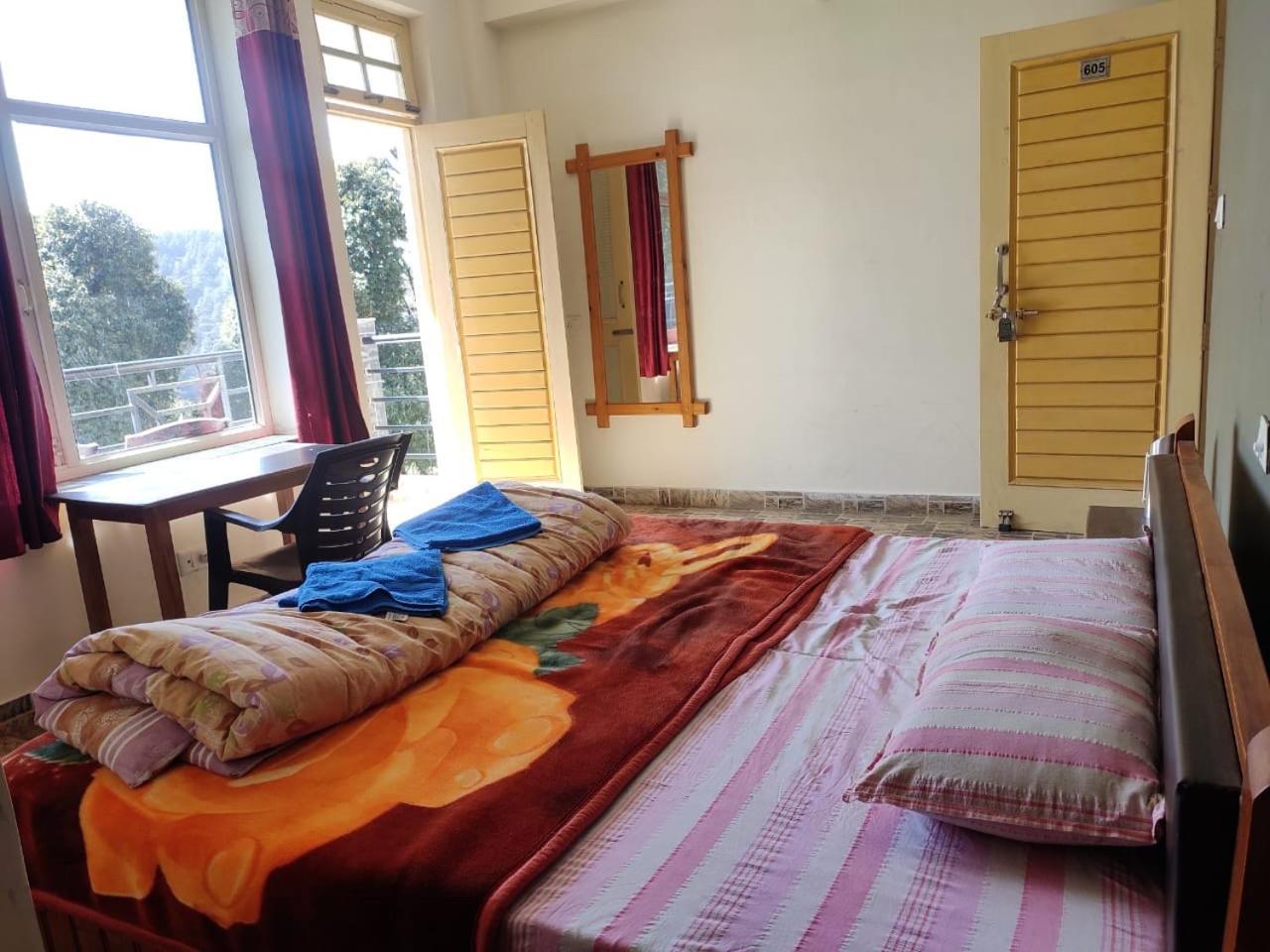 Oasis Guest House Bhagsu D'Shala ダラムシャーラー エクステリア 写真