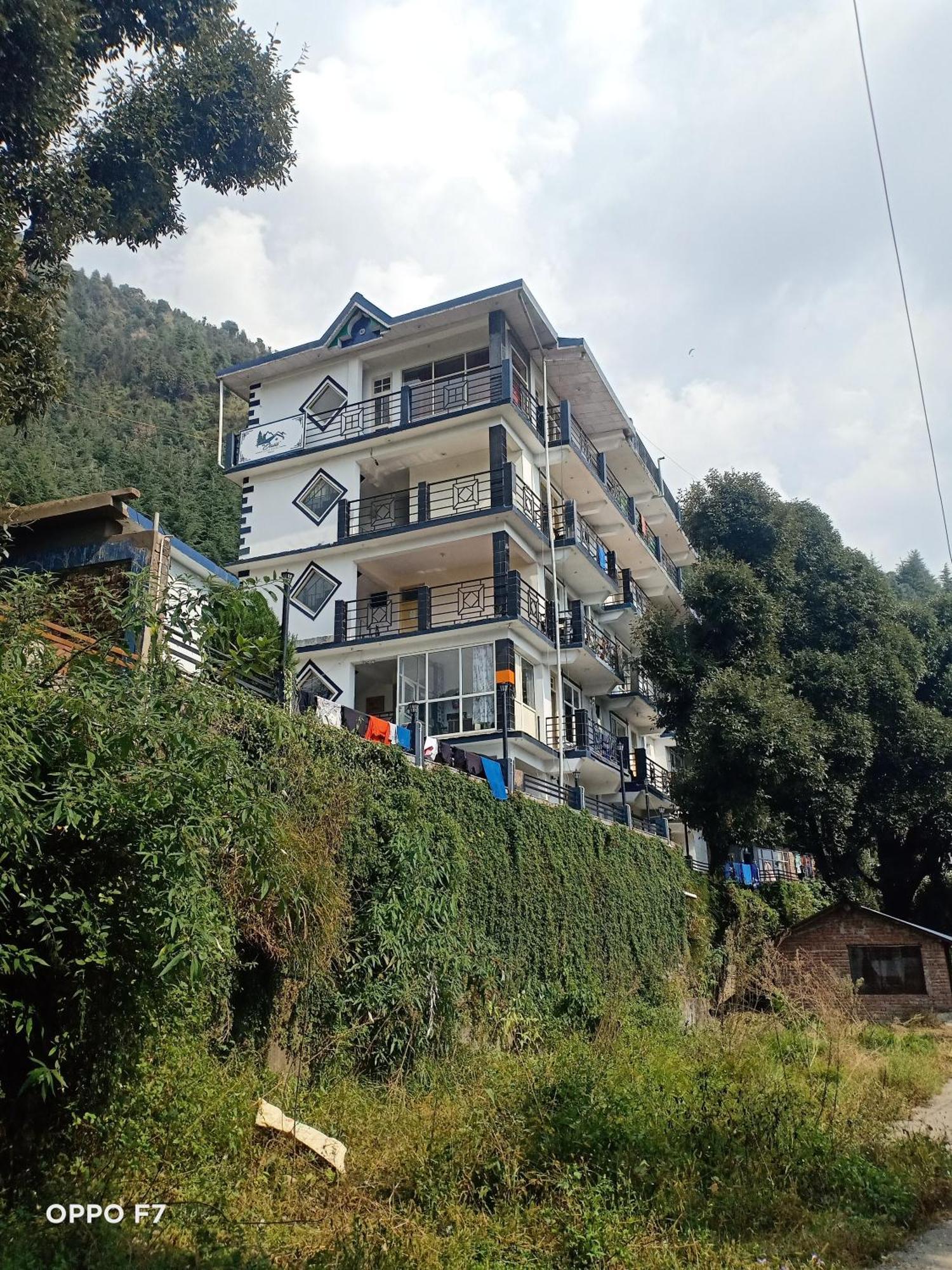 Oasis Guest House Bhagsu D'Shala ダラムシャーラー エクステリア 写真